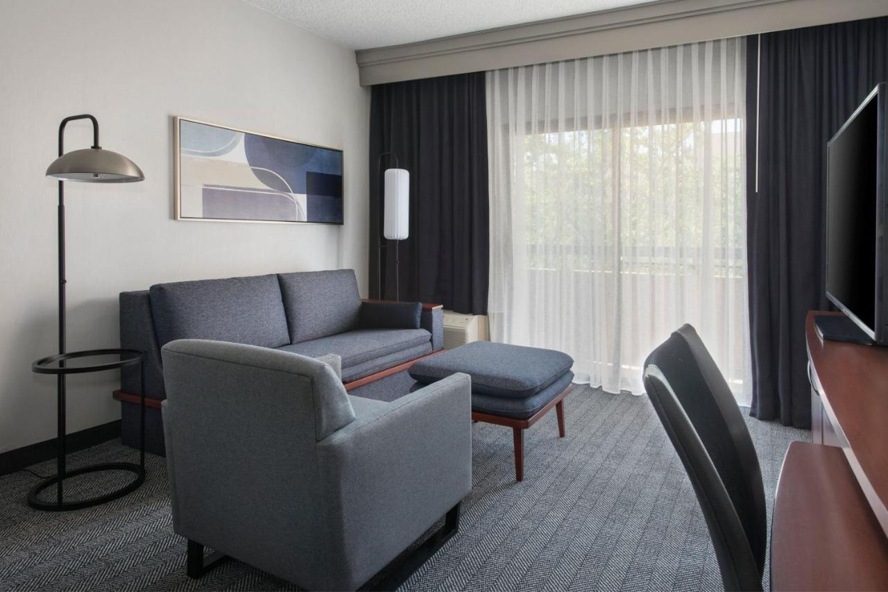 Courtyard By Marriott Baltimore