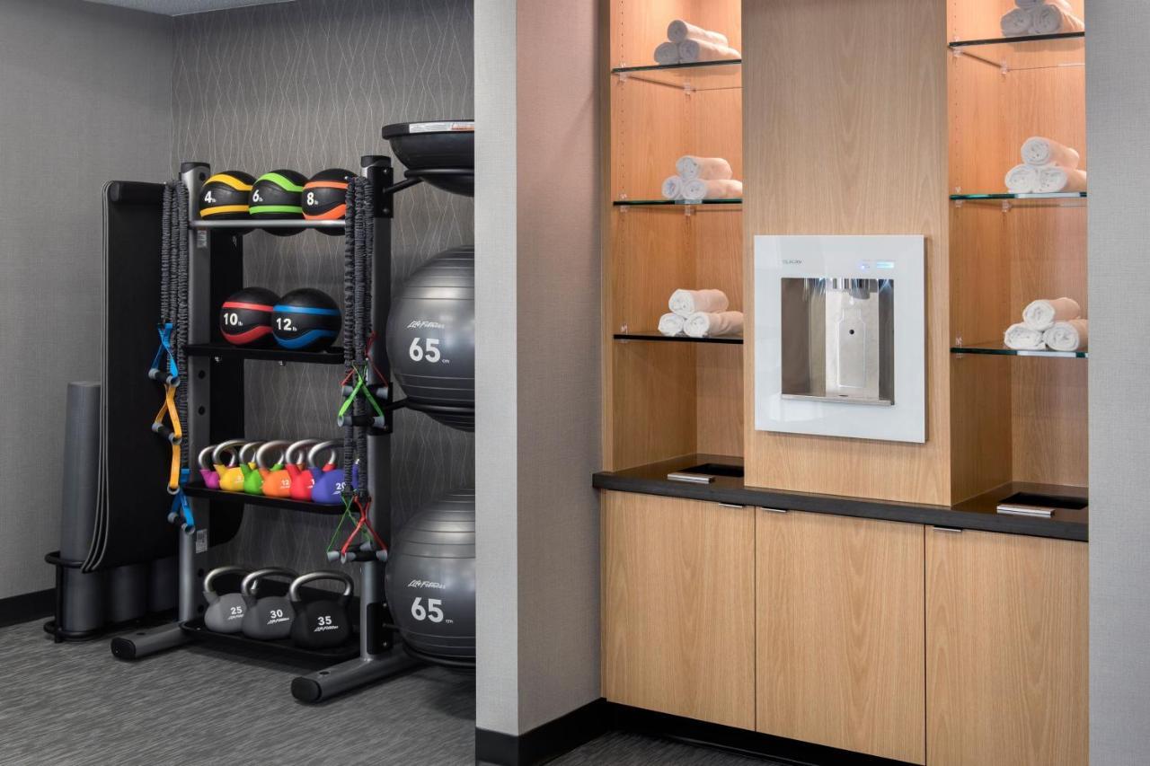 Courtyard By Marriott Baltimore