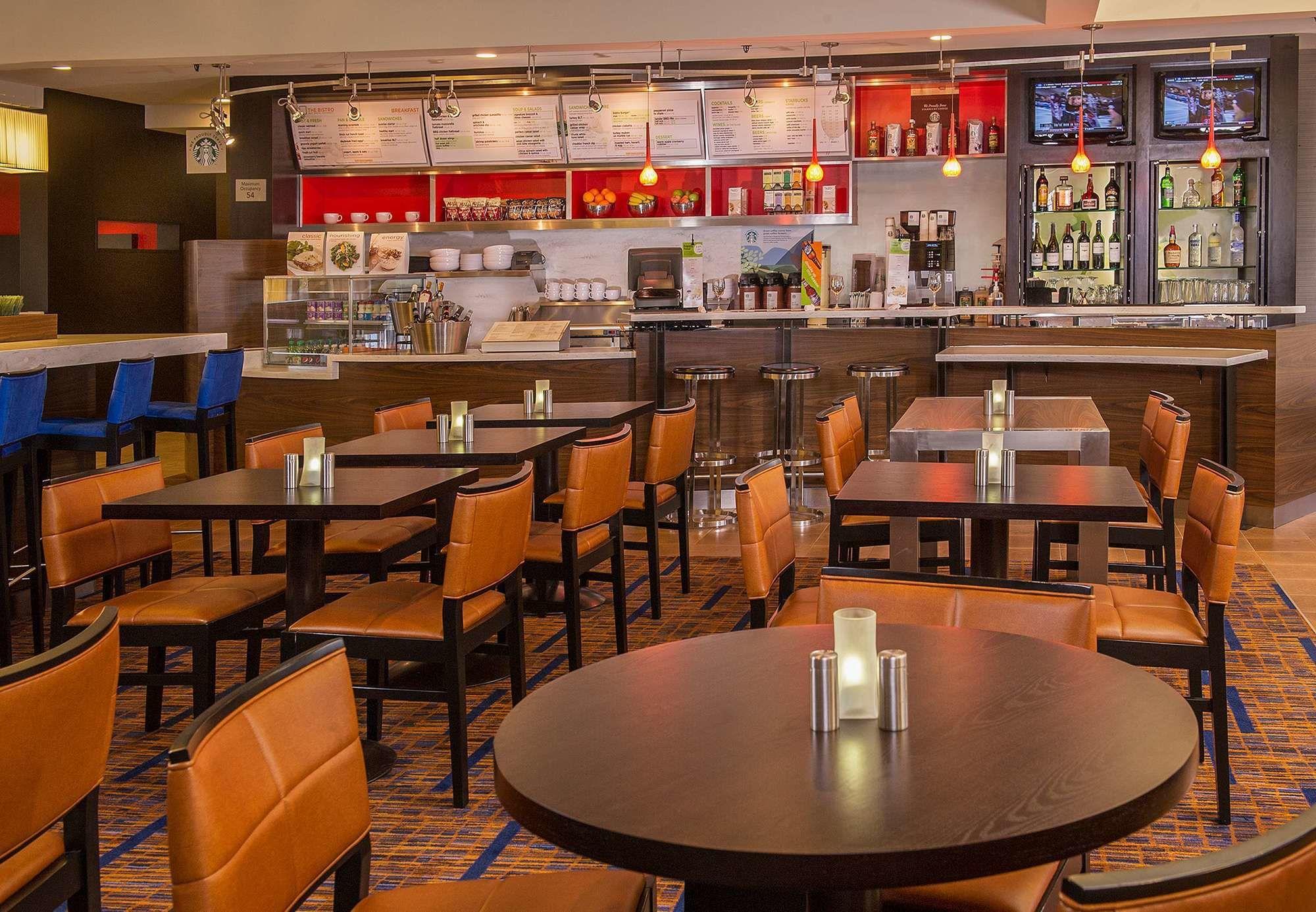 Courtyard By Marriott Baltimore 3*