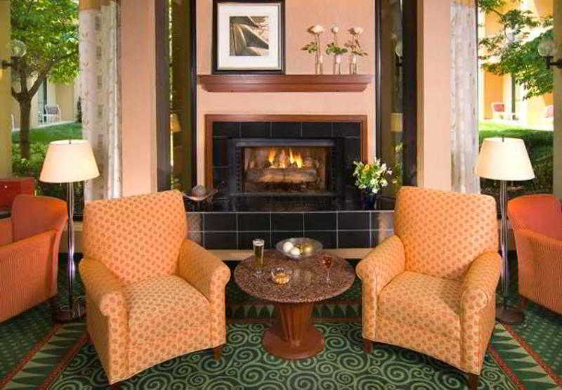 Courtyard By Marriott Baltimore Hotel 3*