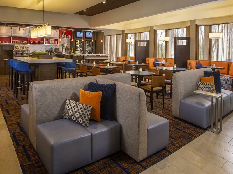 Courtyard By Marriott Baltimore